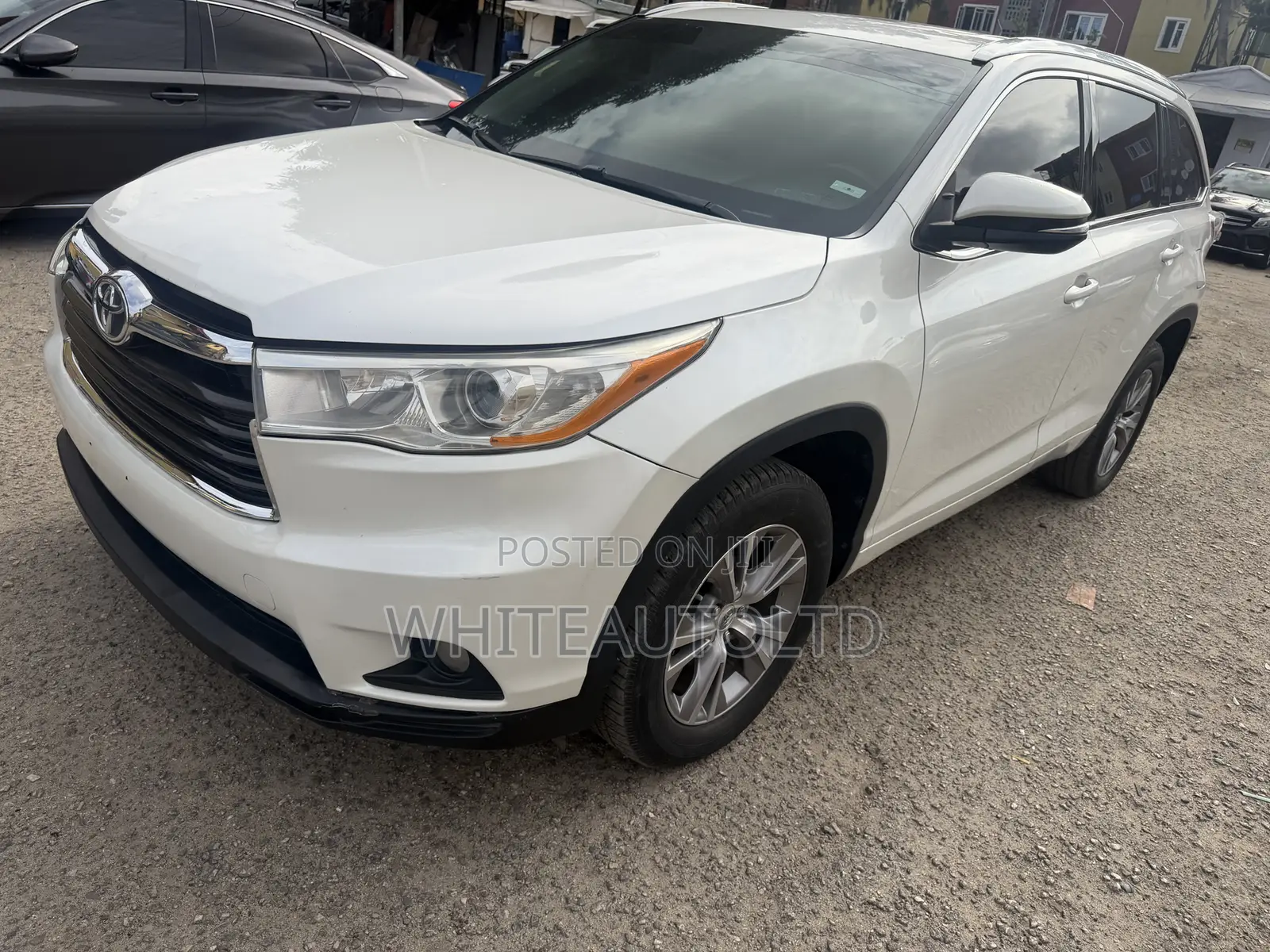 Toyota Highlander XLE 4dr SUV AWD (3.5L 6cyl 6A) 2015 White