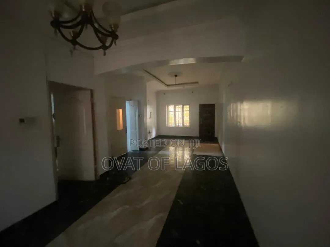5bdrm Duplex in Osapa london for sale
