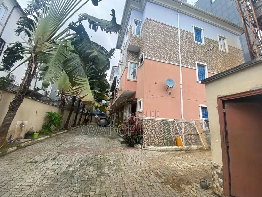 5bdrm Duplex in Osapa london for sale