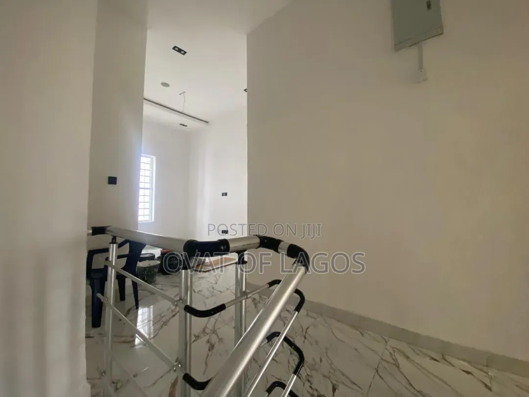 5bdrm Duplex in Osapa london for rent