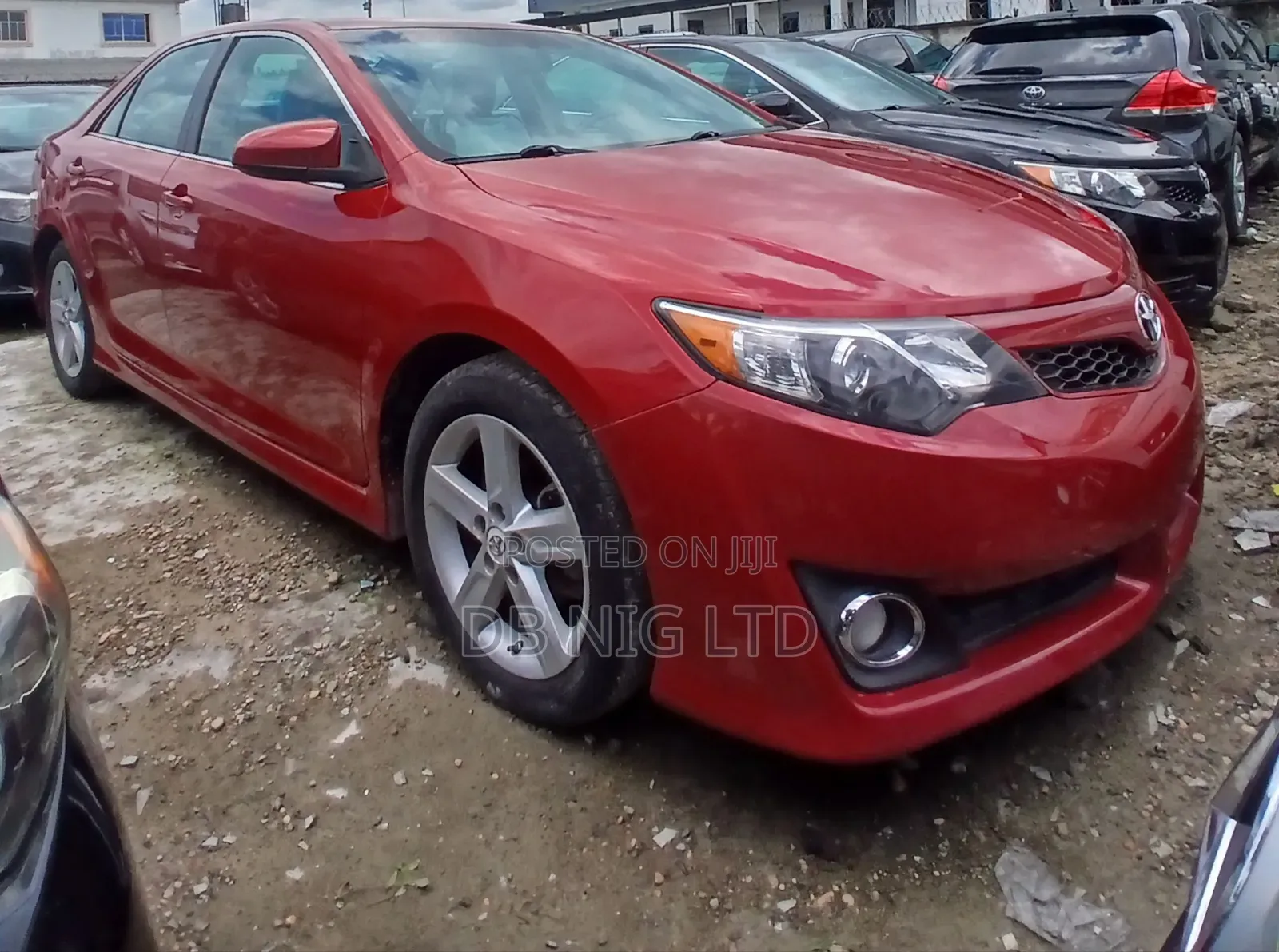 Toyota Camry SE 4dr Sedan (2.5L 4cyl 6A) 2014 Red