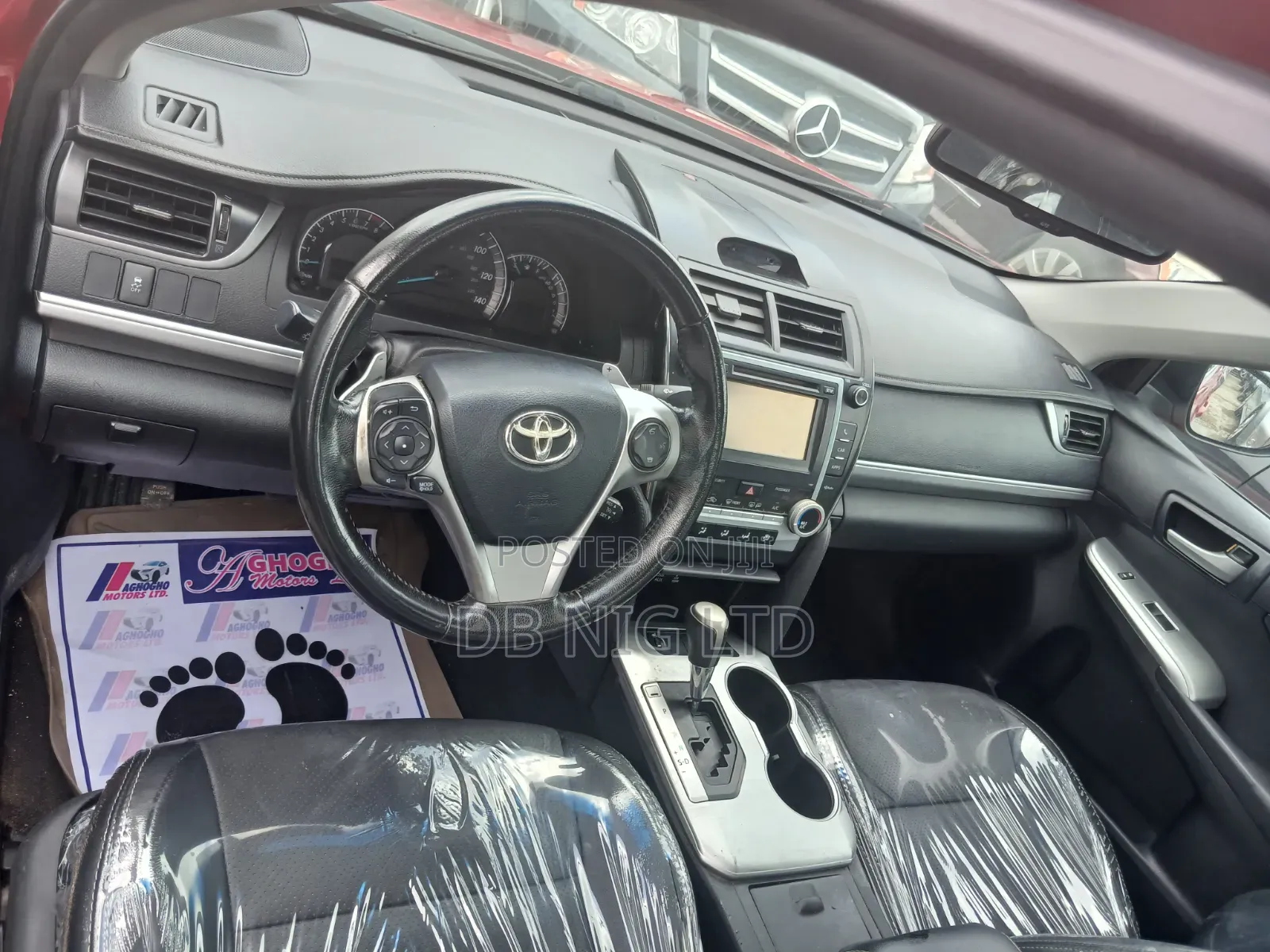 Toyota Camry SE 4dr Sedan (2.5L 4cyl 6A) 2014 Red