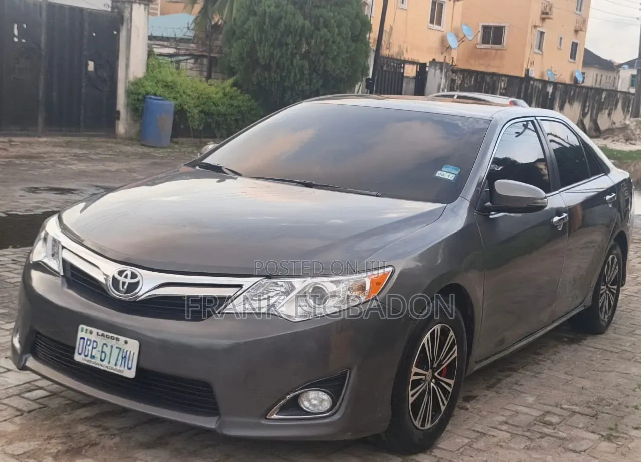 Toyota Camry 2012 Gray