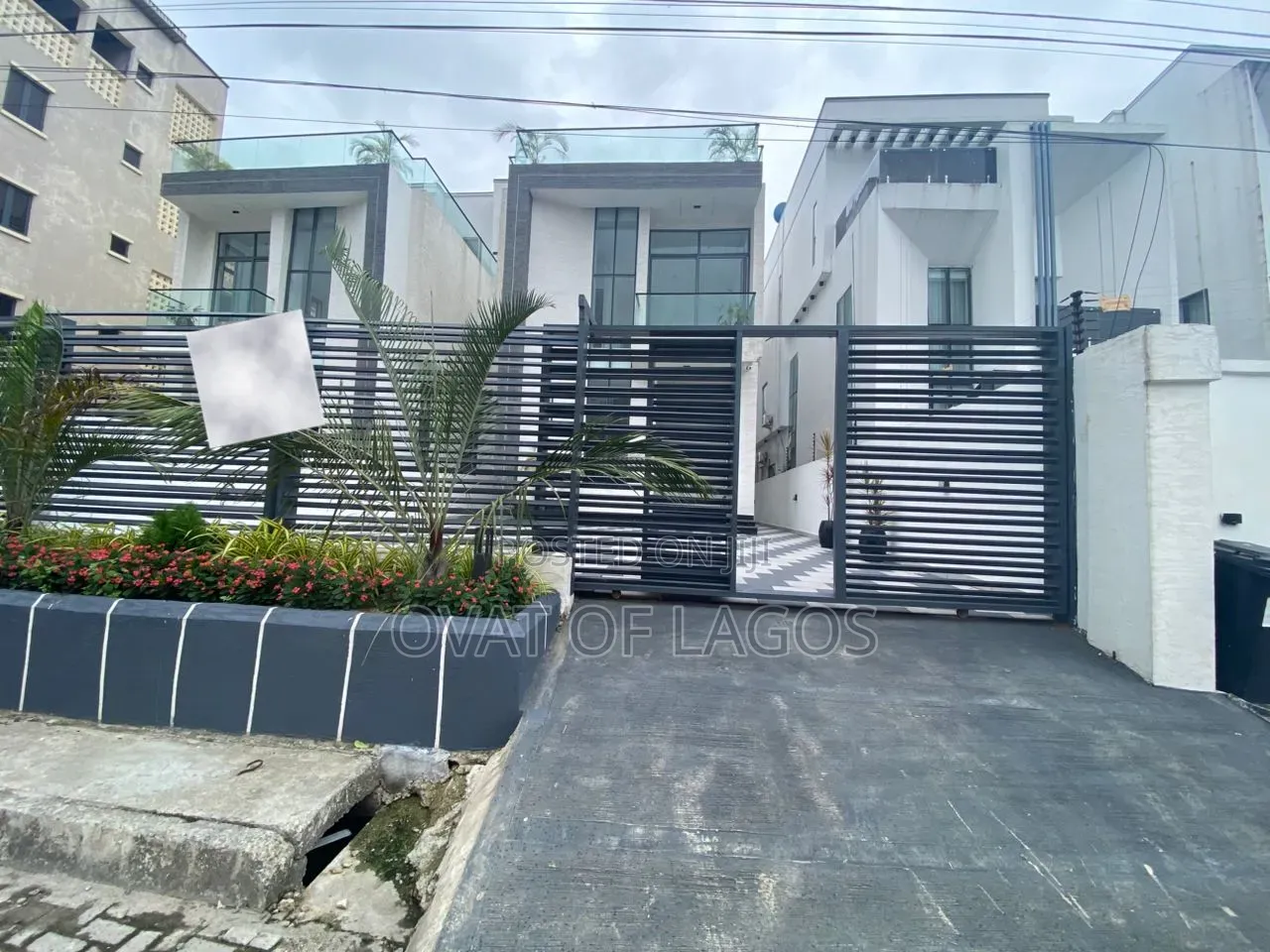 4bdrm Duplex in Osapa london for sale