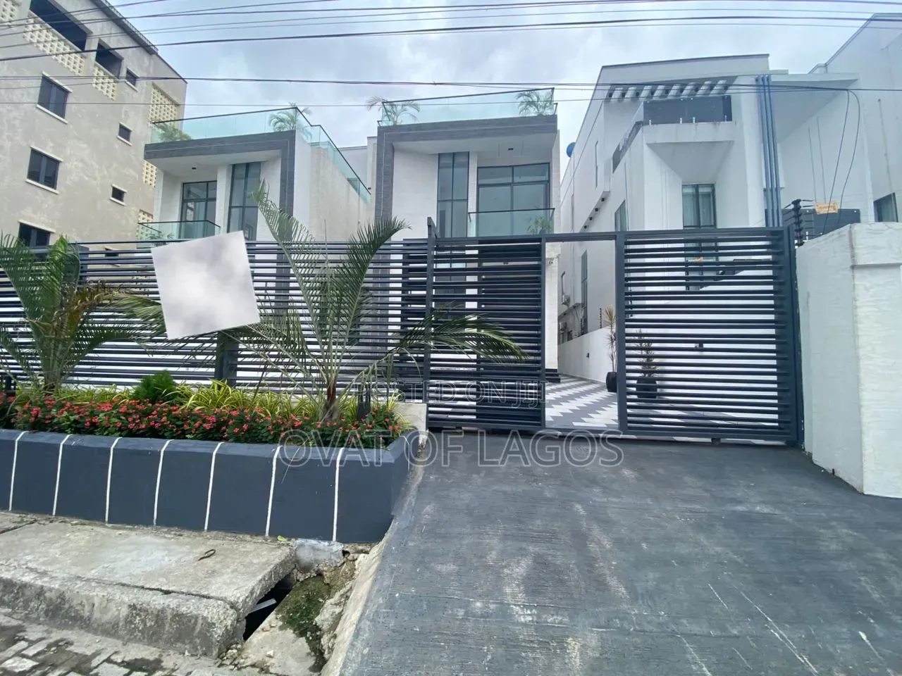 4bdrm Duplex in Osapa london for sale