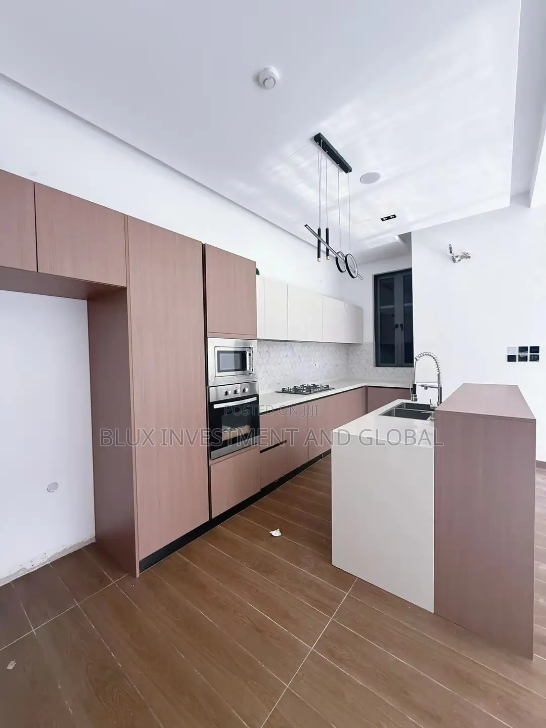3bdrm Apartment in Lekki Phase 1 for sale