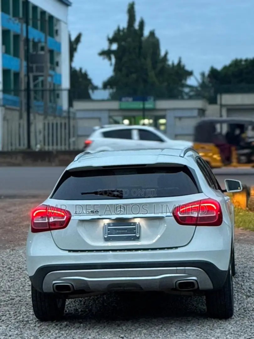 Mercedes-Benz GLA 250 2015 White