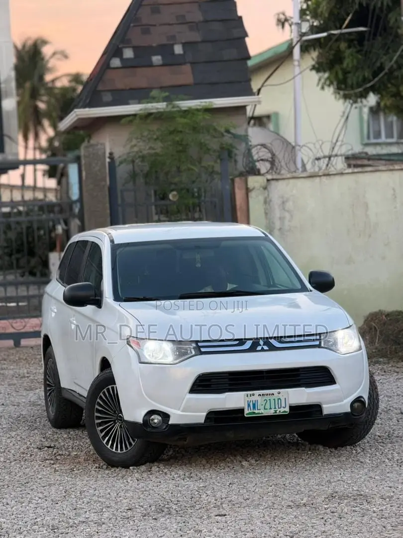 Mitsubishi Outlander 2013 White