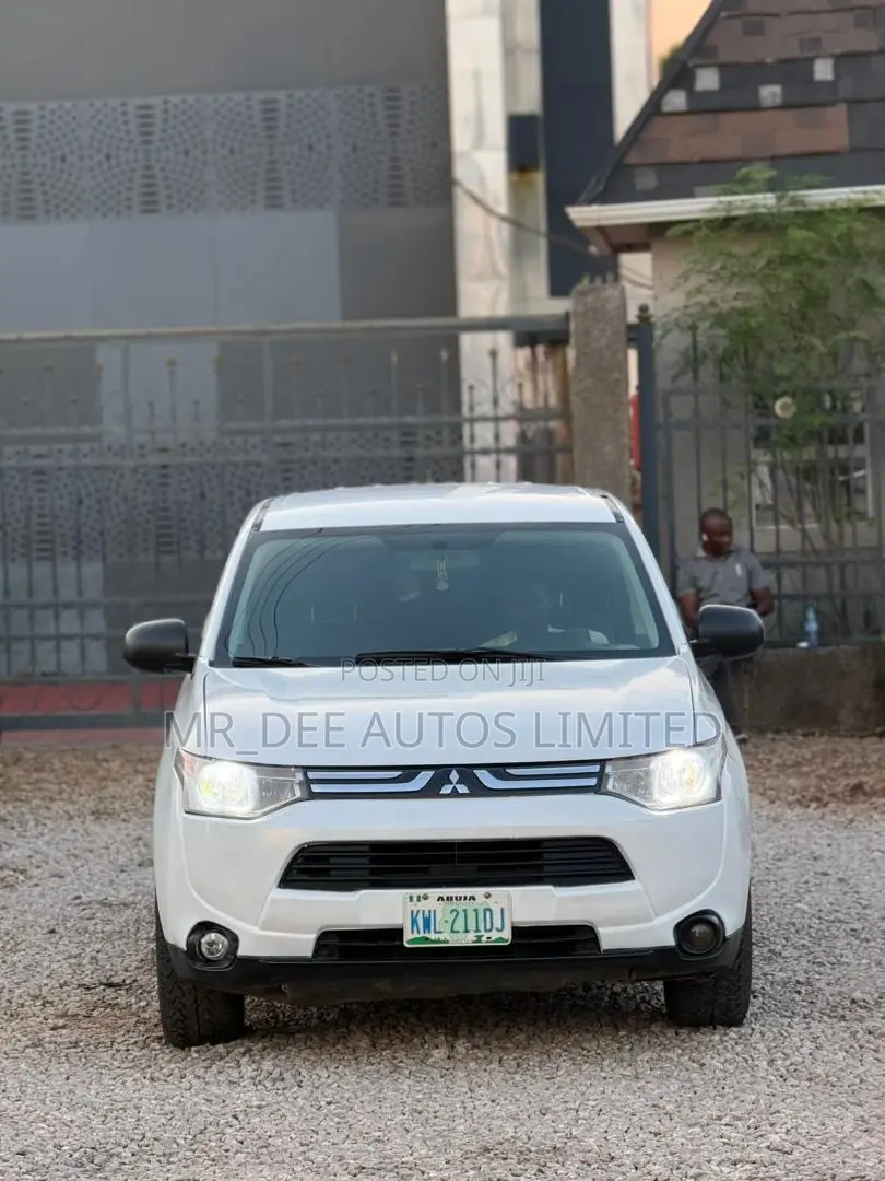 Mitsubishi Outlander 2013 White