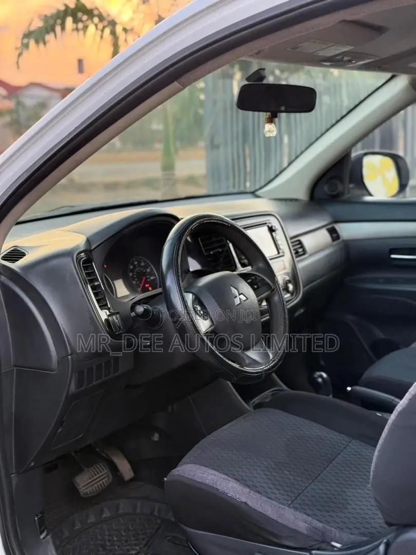 Mitsubishi Outlander 2013 White