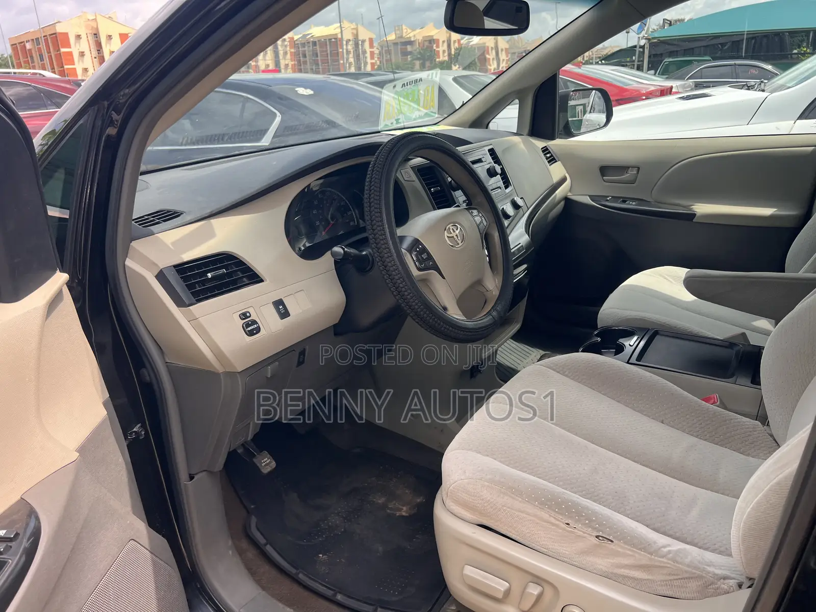 Toyota Sienna LE 8 Passenger 2011 Black