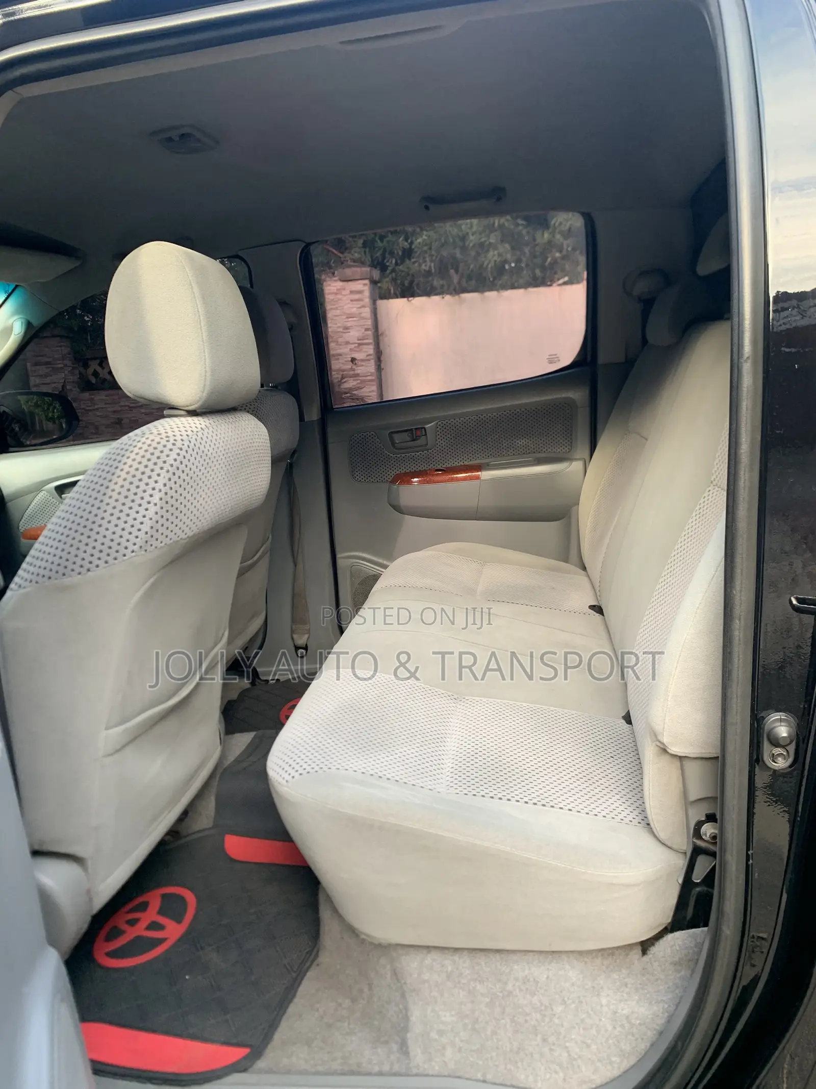 Toyota Hilux 2023 Black
