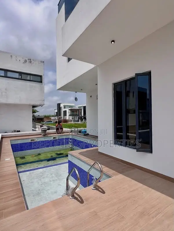 5bdrm House in Lekki for sale