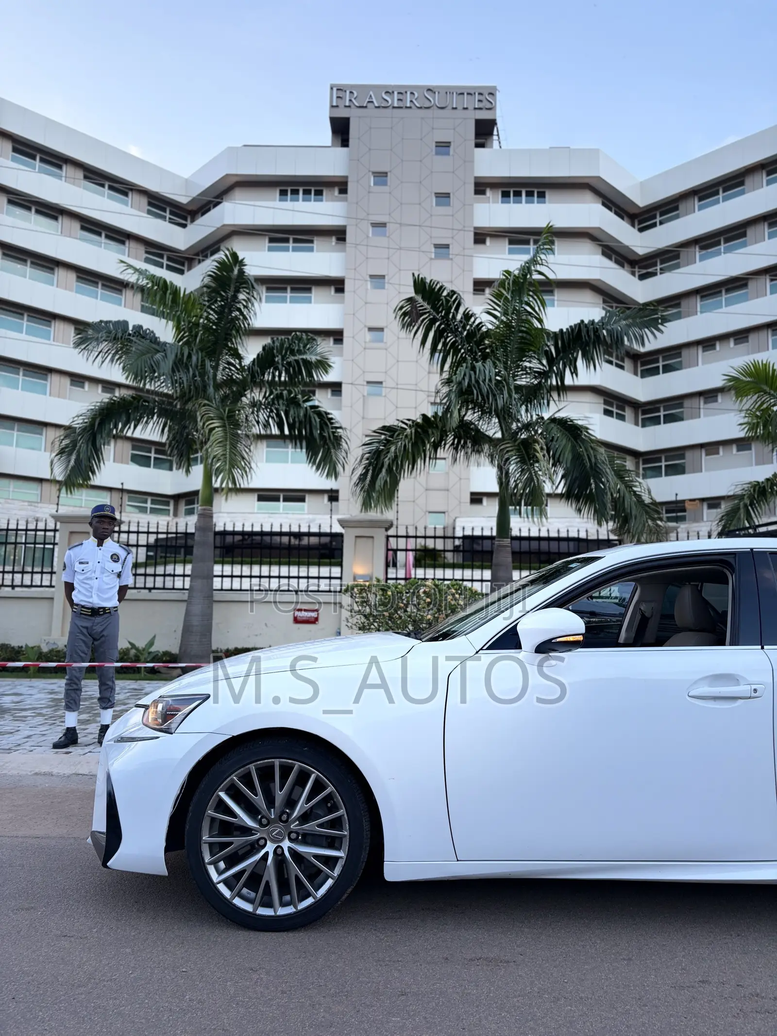 Lexus IS 300h 4WD 2018 White