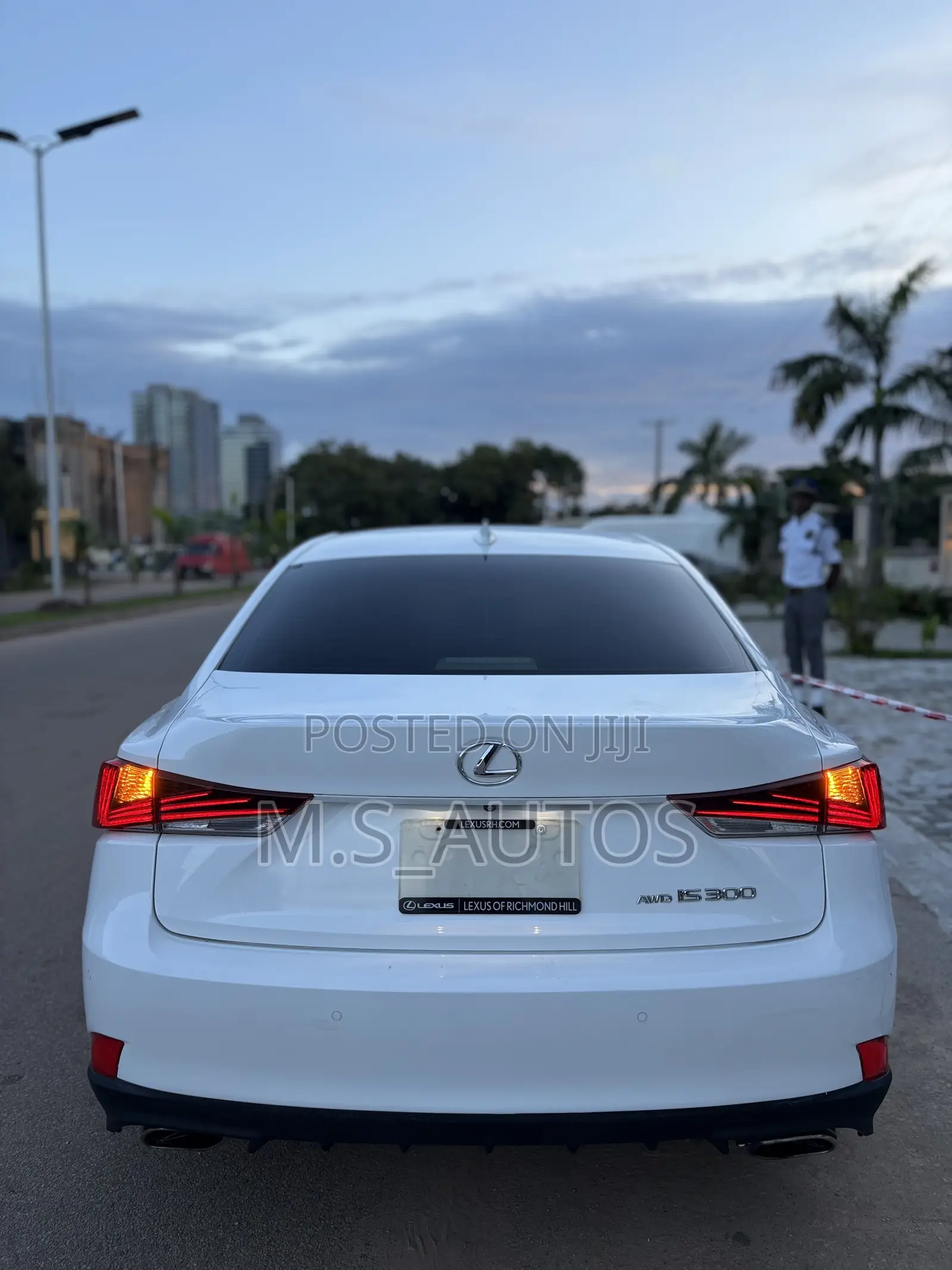 Lexus IS 300h 4WD 2018 White