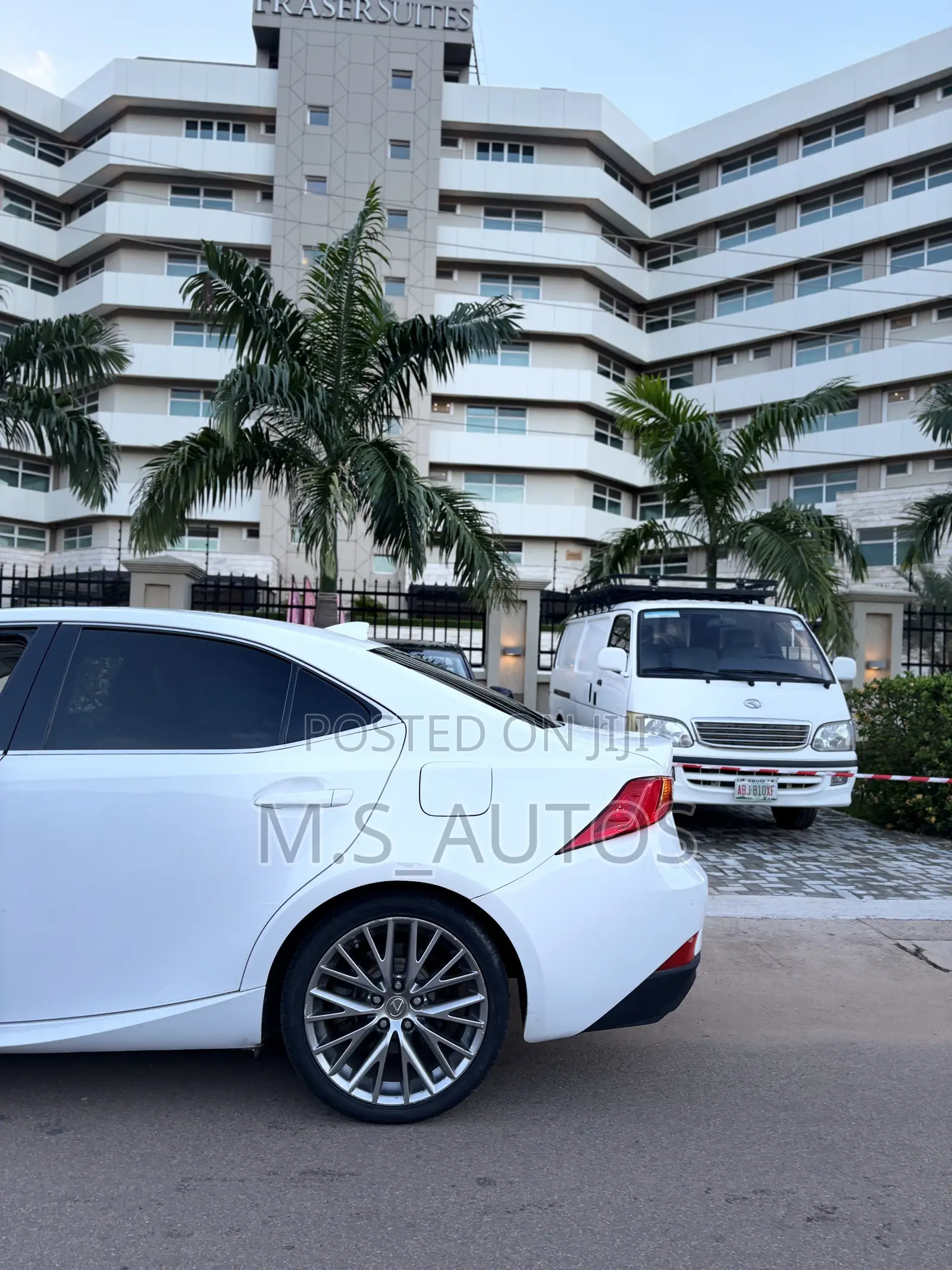 Lexus IS 300h 4WD 2018 White