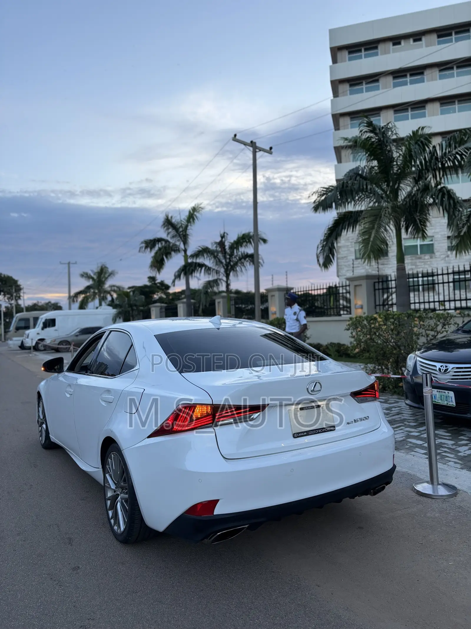 Lexus IS 300h 4WD 2018 White