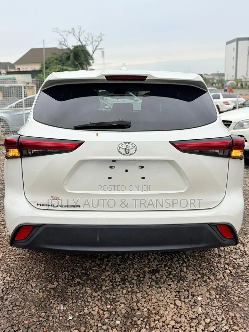 Toyota Highlander Limited 2021 White