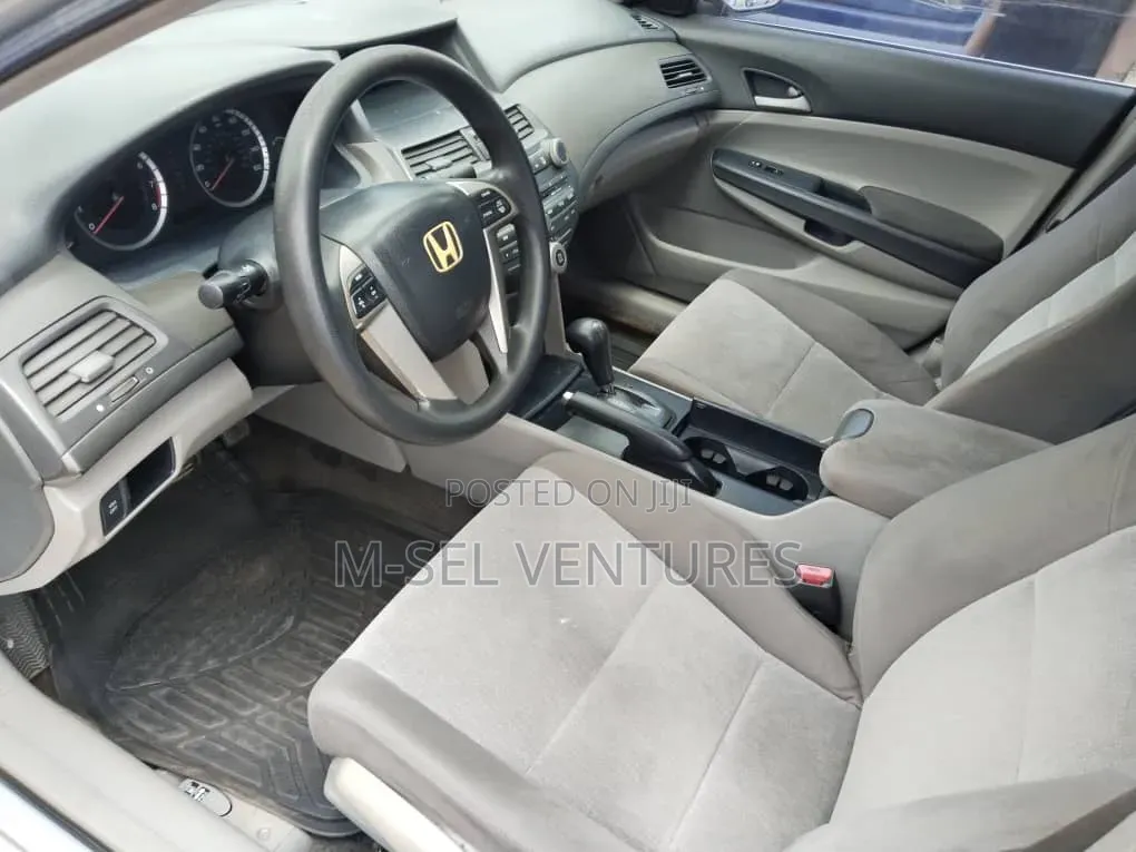 Honda Accord 2010 Silver