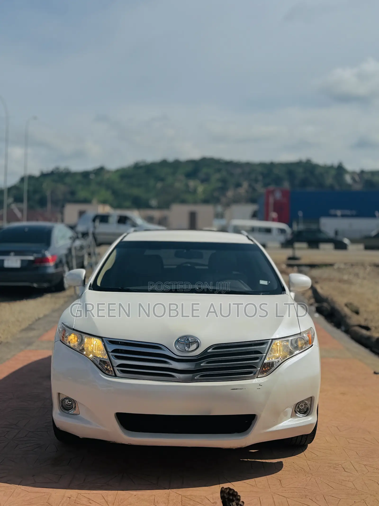 Toyota Venza LE 2011 White