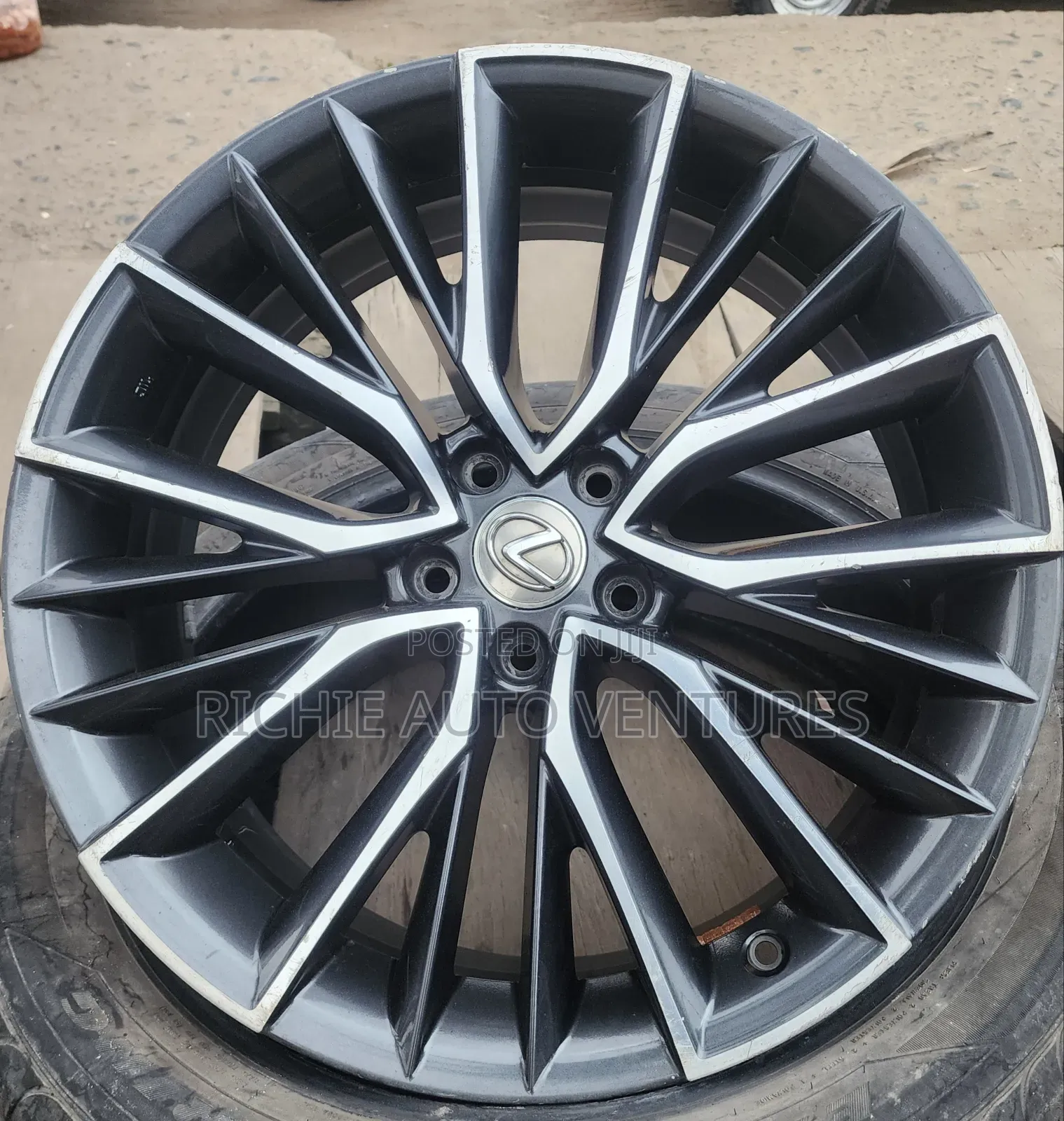 Original Oem 20-Inch Nx350h Rim.