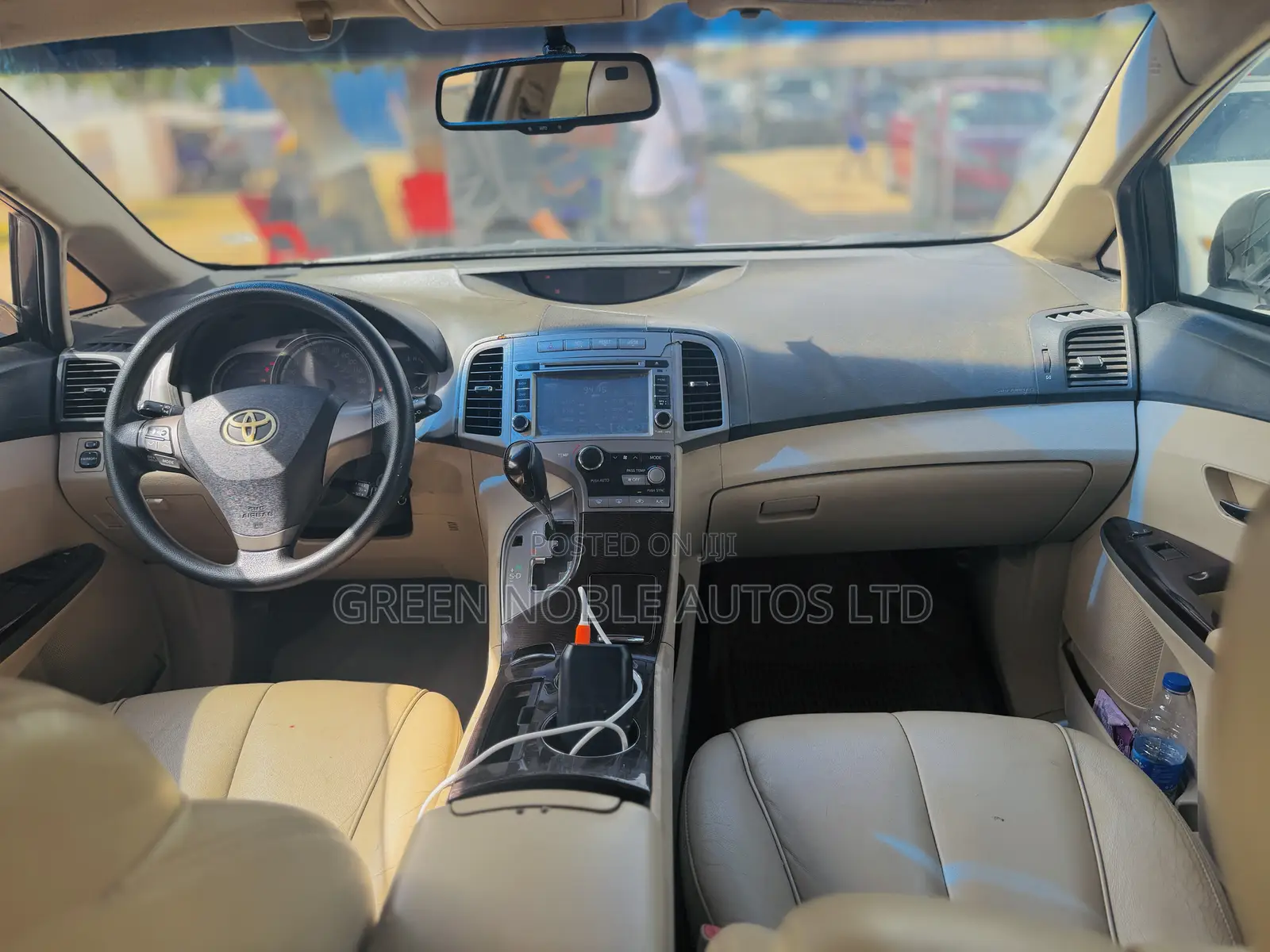 Toyota Venza LE 2011 White