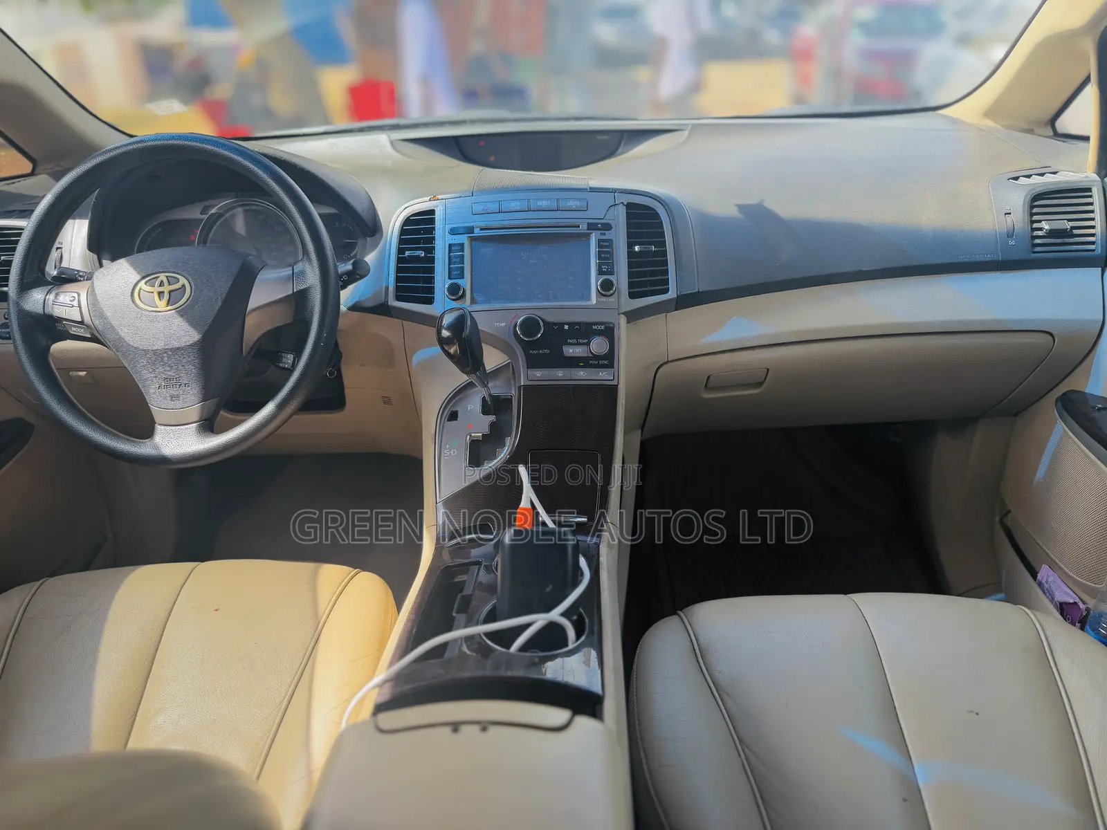 Toyota Venza LE 2011 White