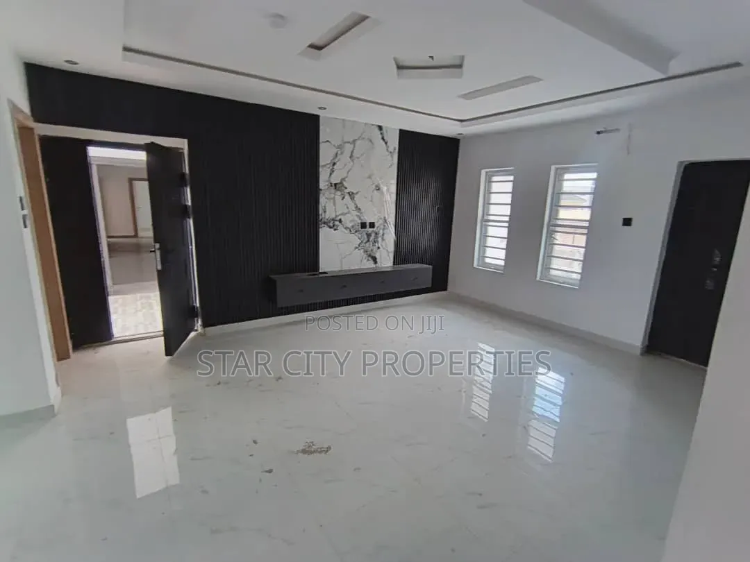 3bdrm Apartment in Opic, Isheri North for sale