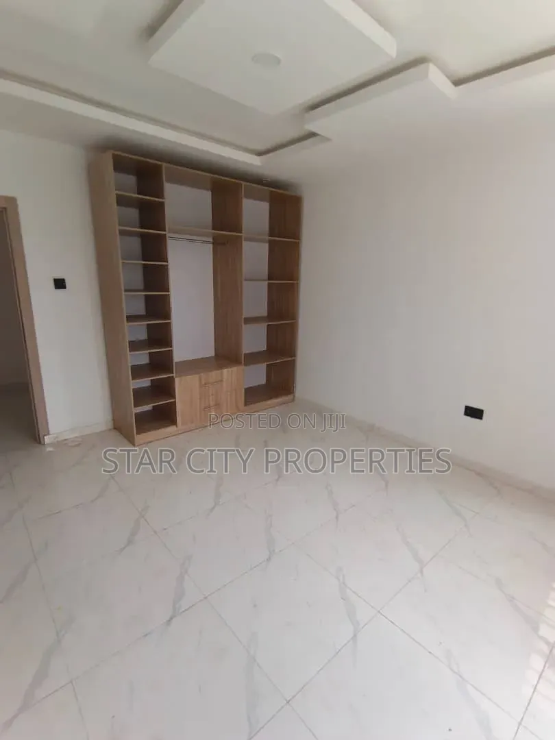 3bdrm Apartment in Opic, Isheri North for sale