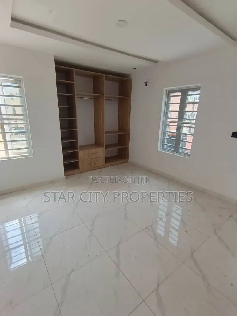 3bdrm Apartment in Opic, Isheri North for sale