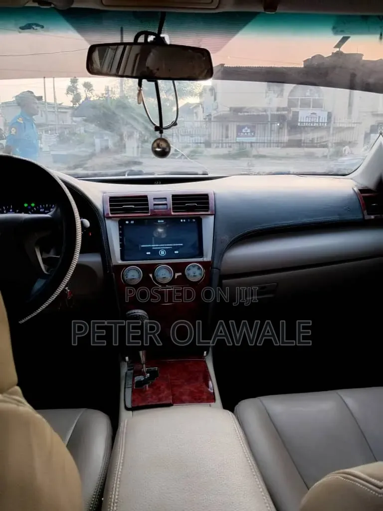 Toyota Camry 2011 Gray