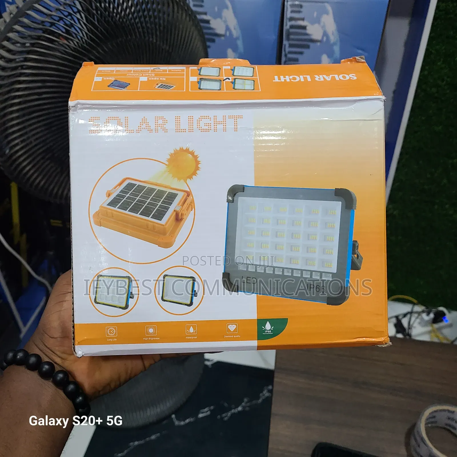 Solar Light That Can Serve as Ring Light for Content