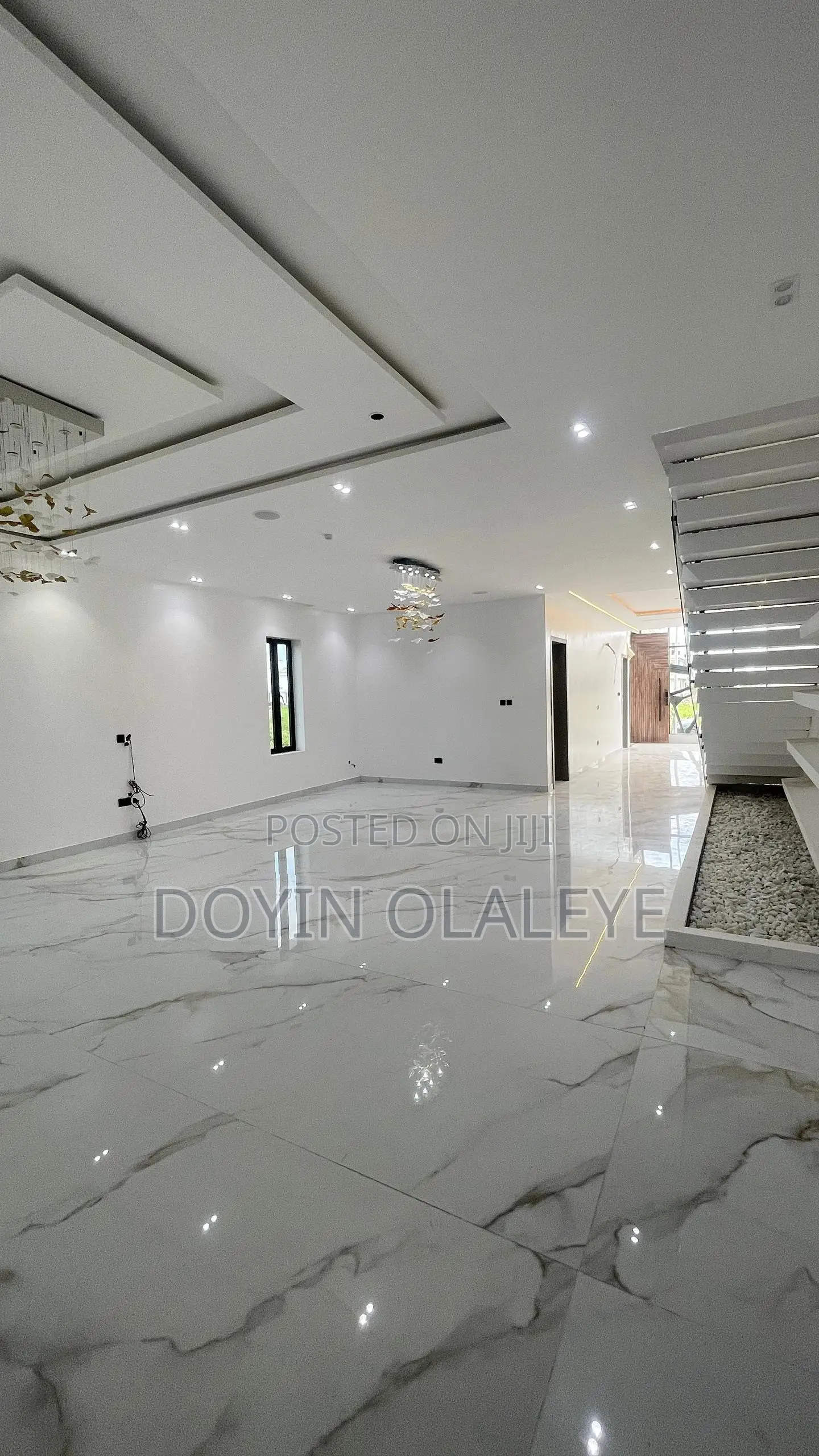 5bdrm Mansion in Ikate for sale