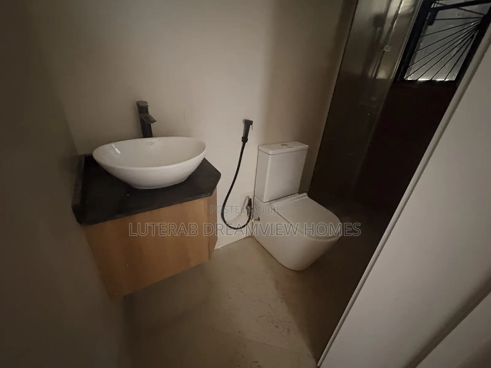 2bdrm Block of Flats in Zone 6 / Wuse for rent