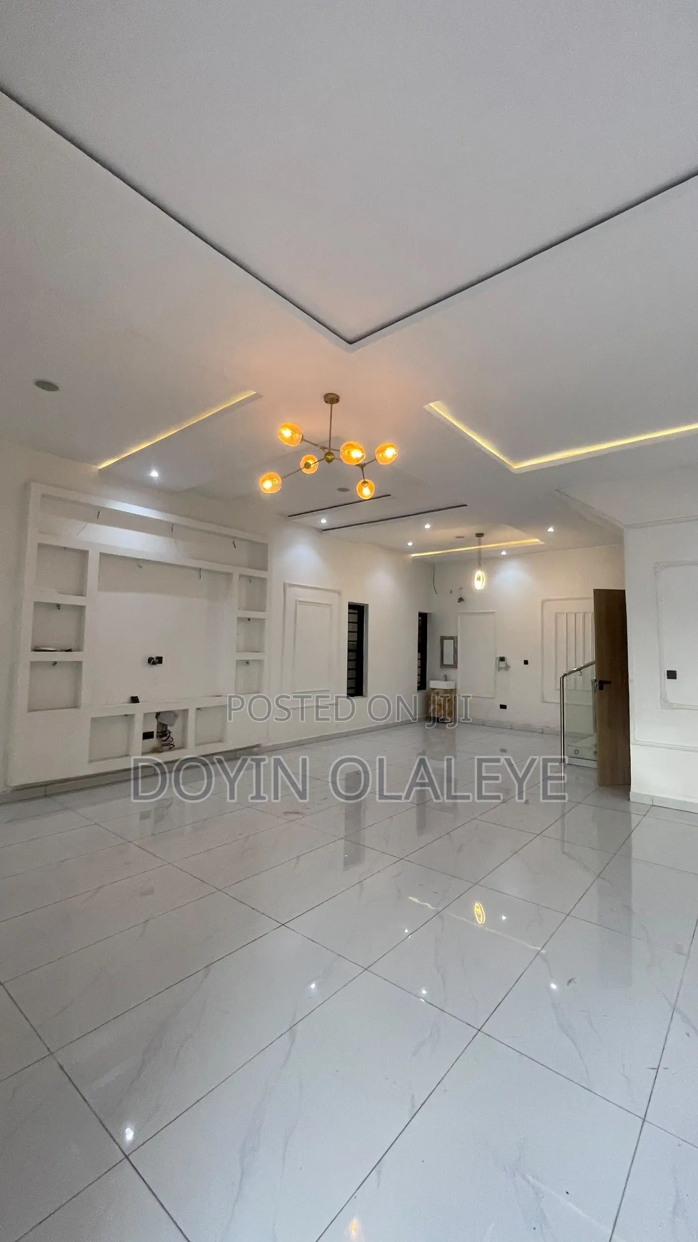 6bdrm Duplex in Chevron for rent