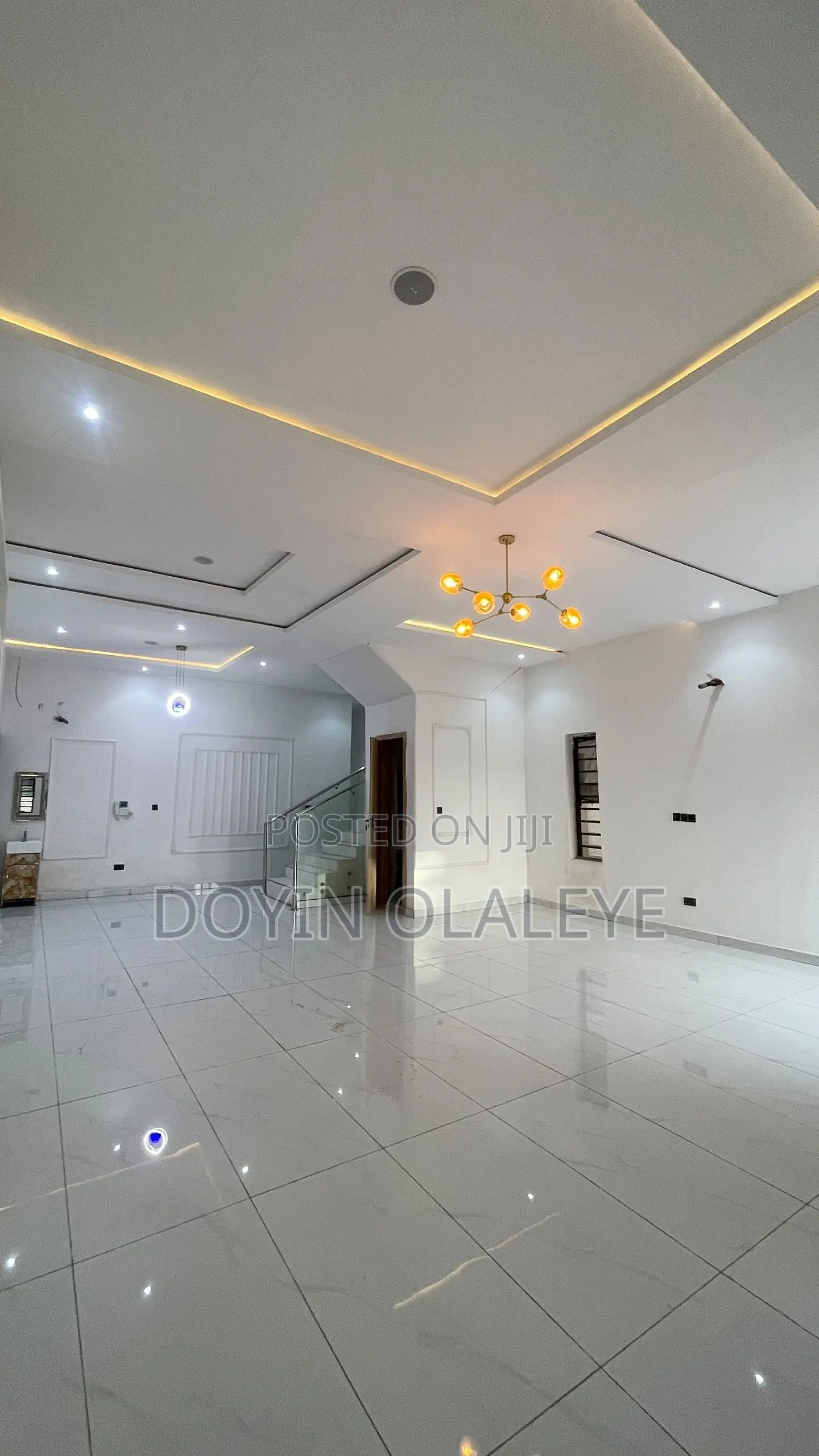 6bdrm Duplex in Chevron for rent