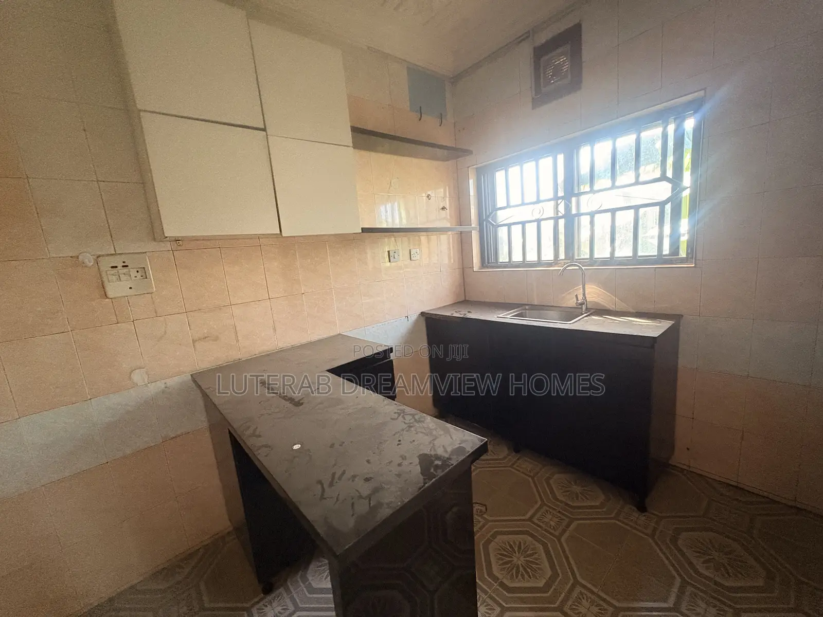 2bdrm Block of Flats in Zone 4 / Wuse for rent