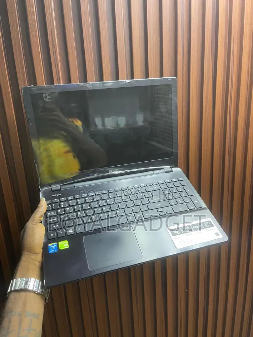 Laptop Acer Aspire E5-471G 8GB Intel Core i5 HDD 320GB