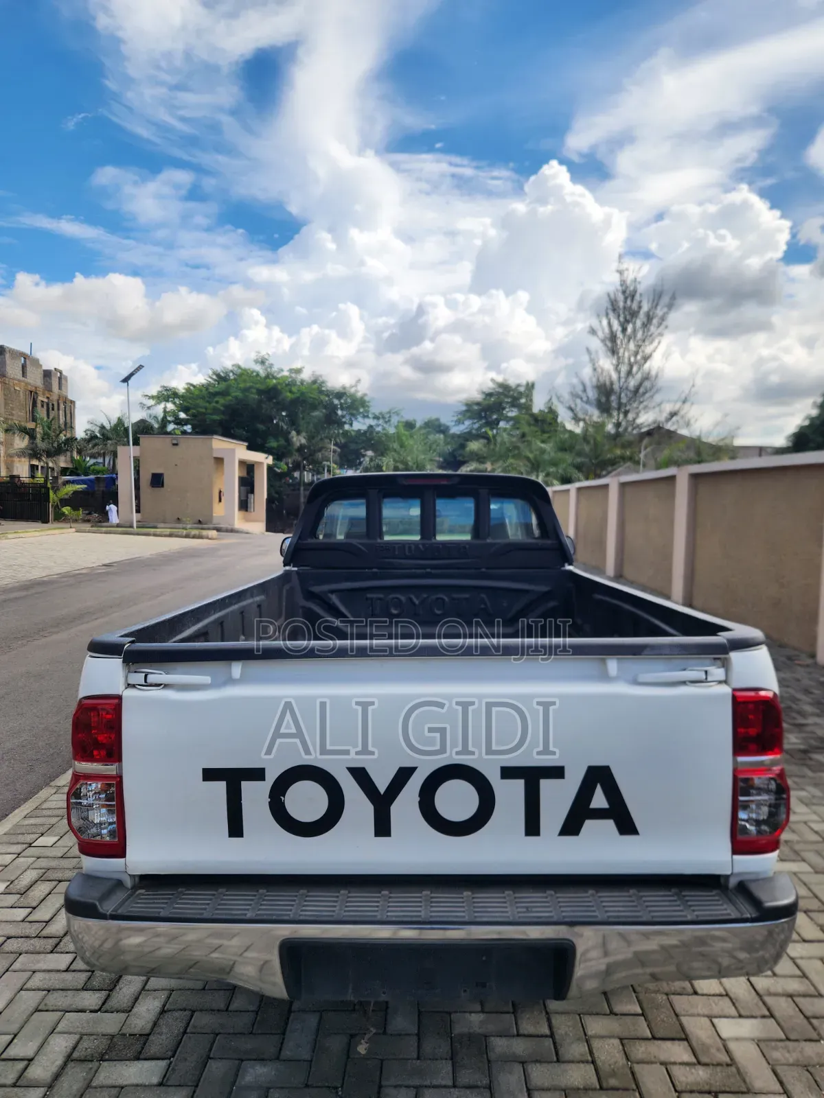 Toyota Hilux 2009 White