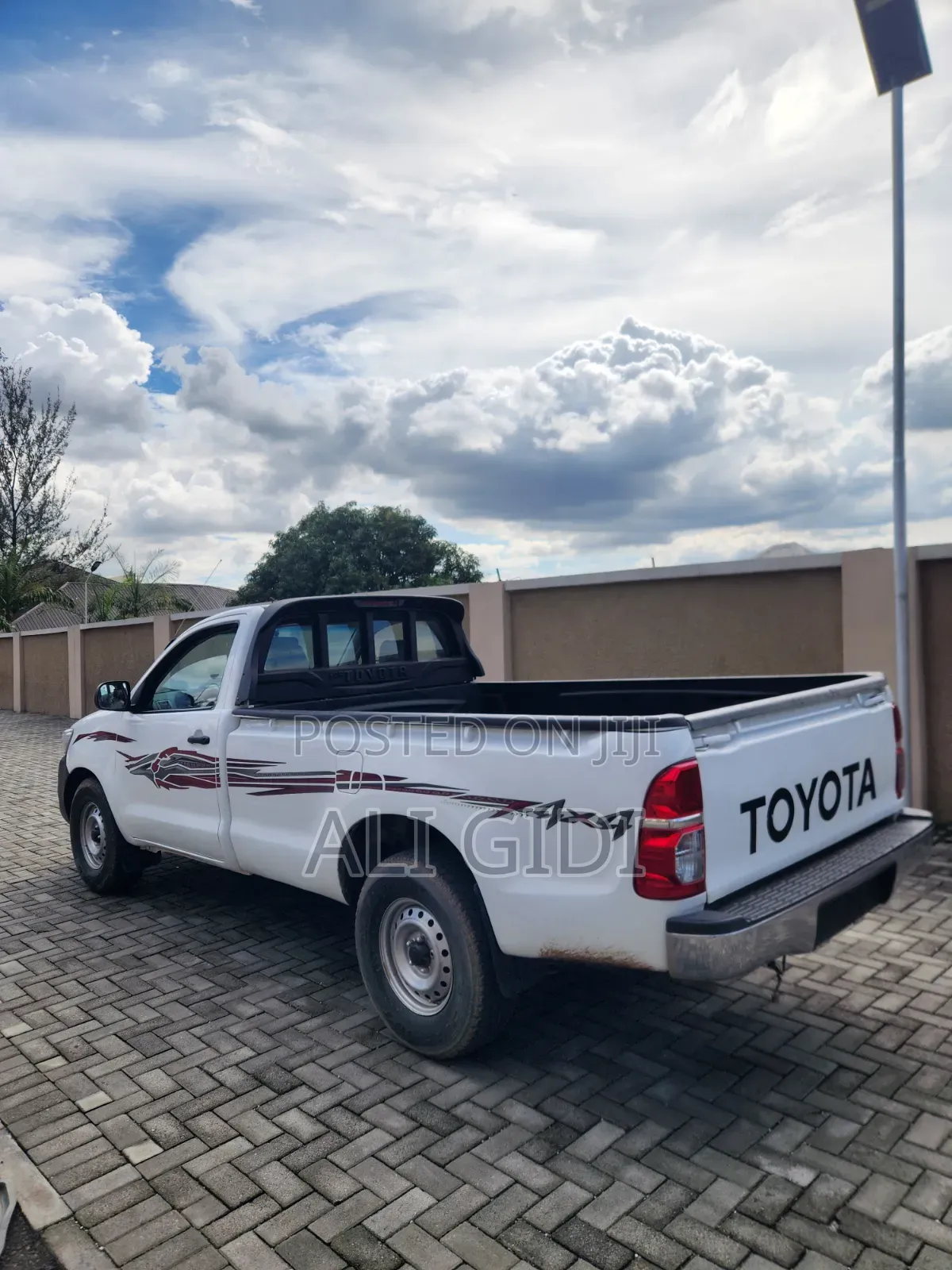 Toyota Hilux 2009 White