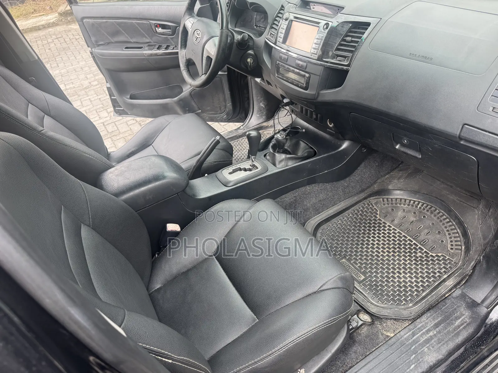 Toyota Fortuner 2.7 AWD 2014 Black