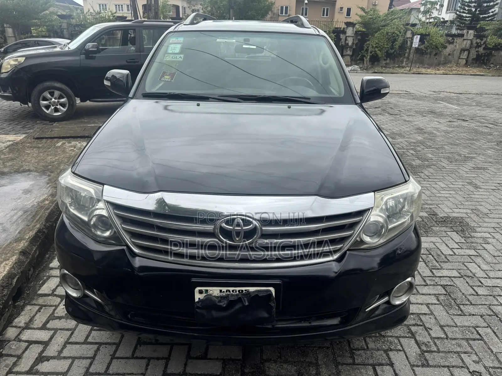 Toyota Fortuner 2.7 AWD 2014 Black