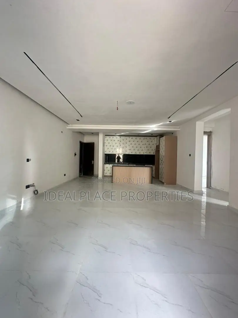 2bdrm Apartment in Lekki Phase 1 for sale