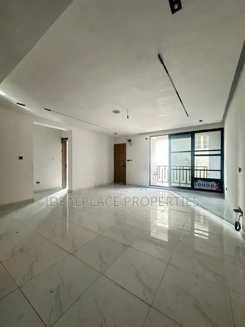 2bdrm Apartment in Lekki Phase 1 for sale