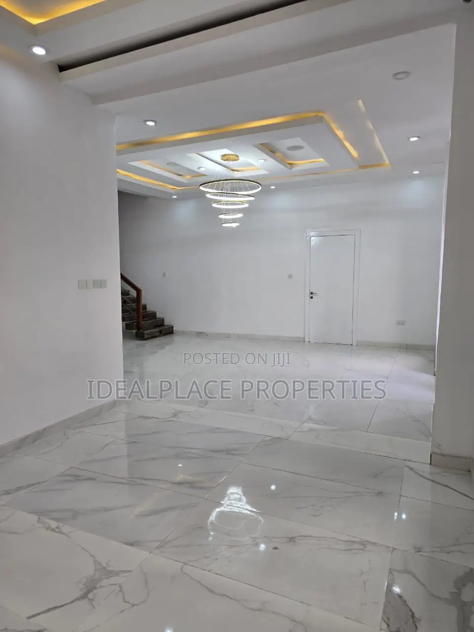 5bdrm Duplex in Osapa london for sale
