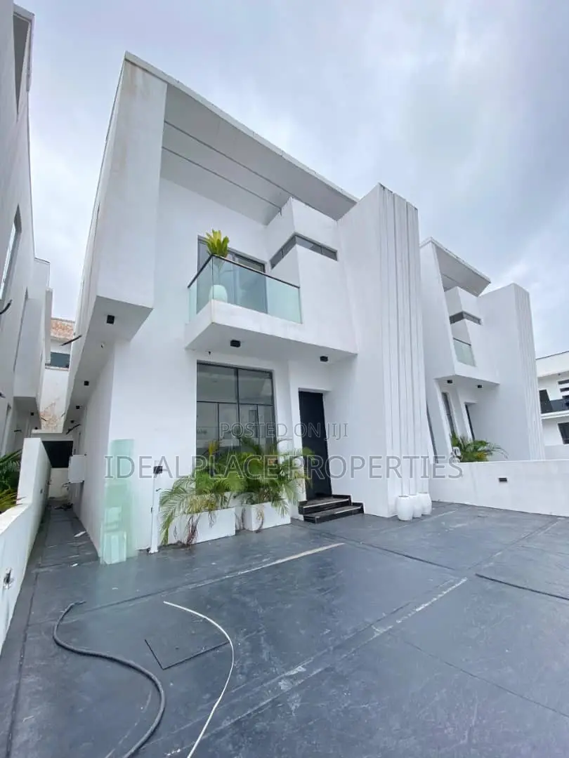 4bdrm Duplex in Chevron for sale