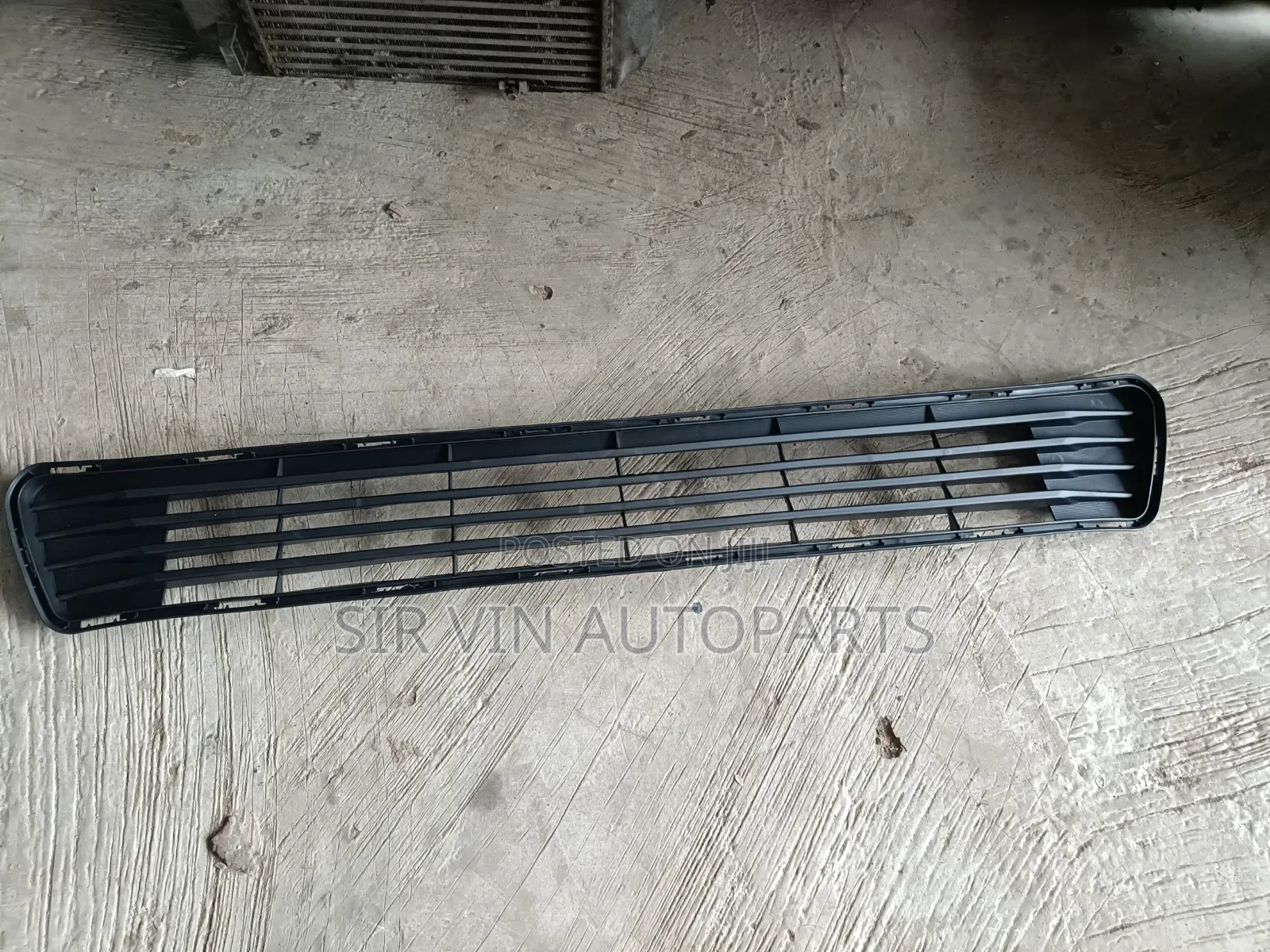 Down Front Grill Toyota Camry 2012 LE/XLE