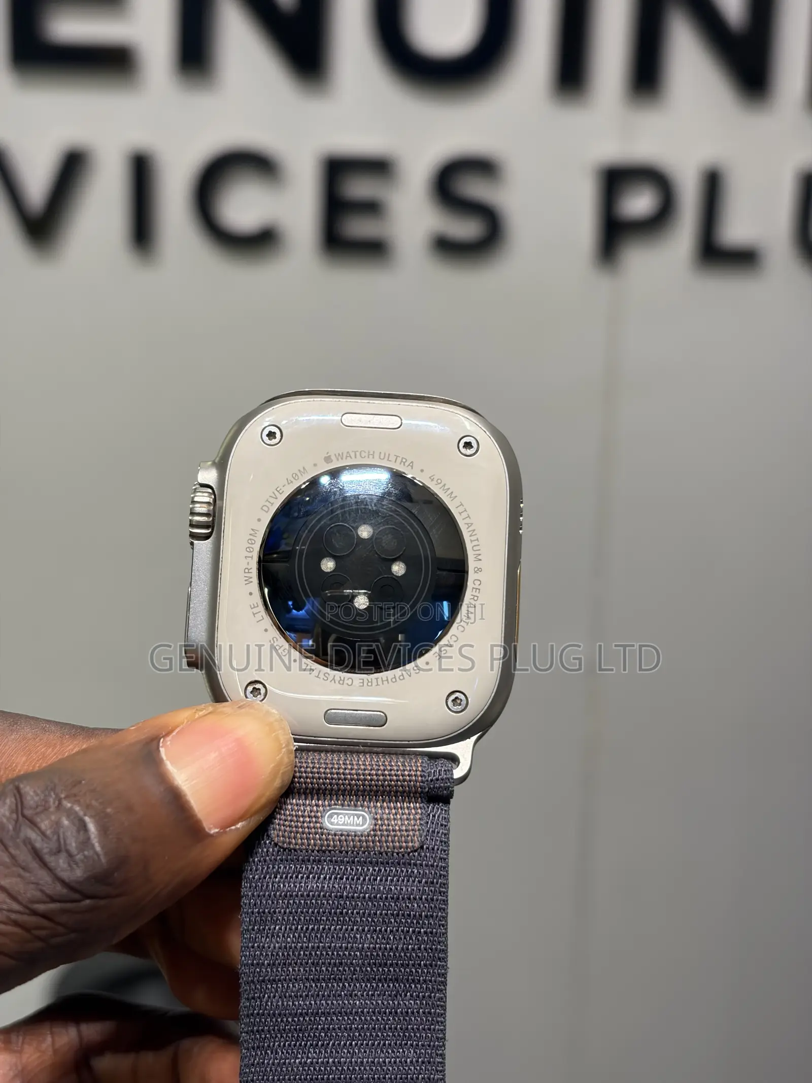 Apple Watch Ultra [GPS + Cellular 49mm] Titanium Case + Charger
