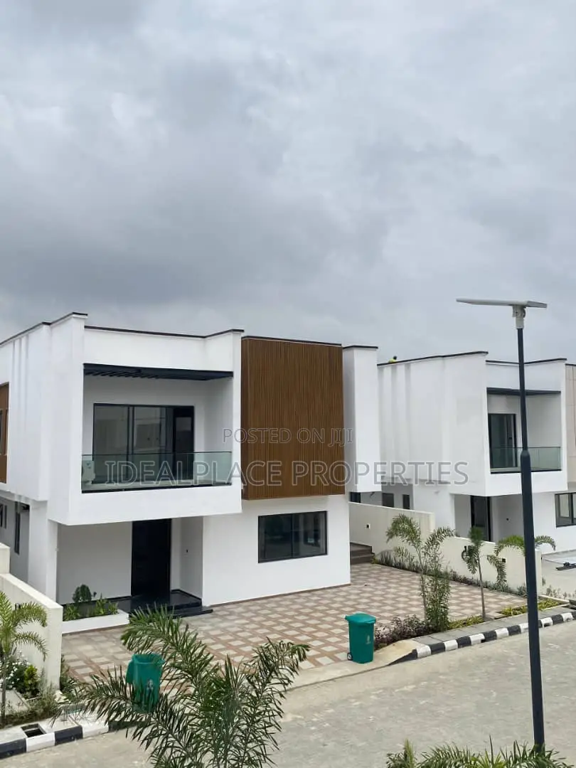 4bdrm Duplex in Lekki Phase 1 for sale