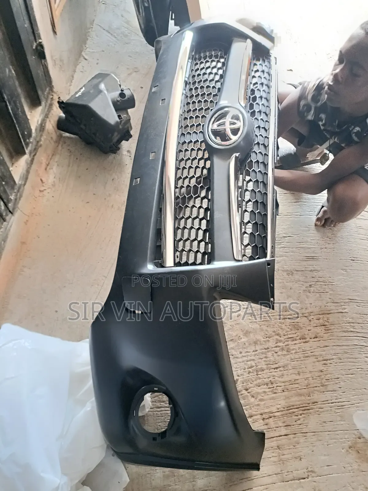 Front Bumper Toyota Rav 4 20110/2012 (Tiger Face)